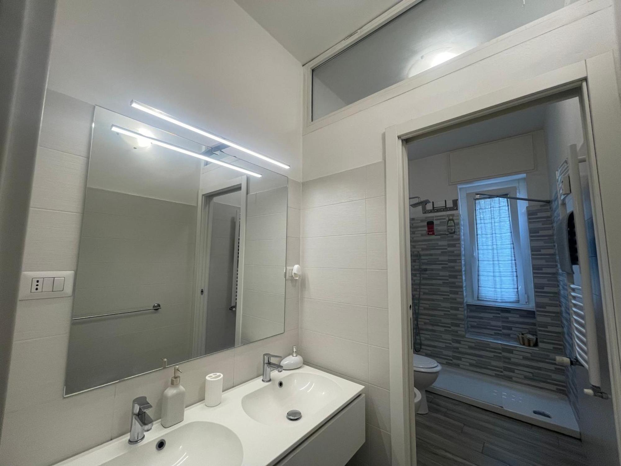 Gardone Apartment - Ampio Appartamento Con 2 Camere Da Letto - Comodo Per Duomo! Milán Exterior foto